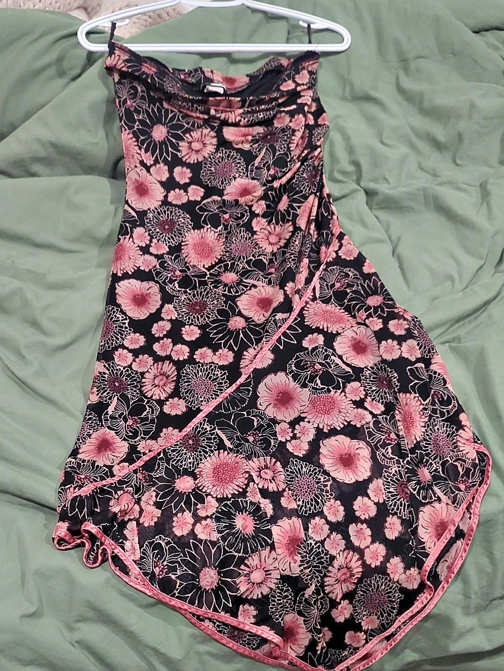 Medium Collection Floral Strapless Dress in Black & Pink Size Medium